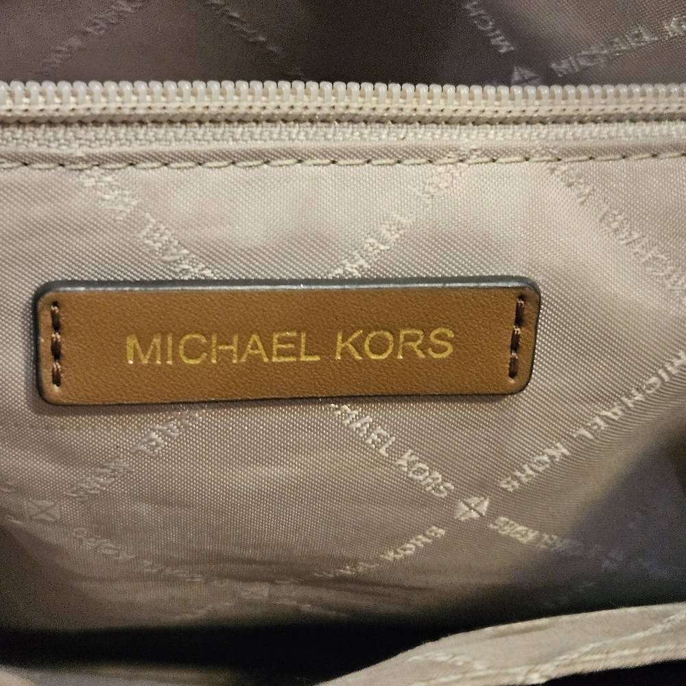 Michael Kors Emilia Large East West Center Zip Tote Bag Luggage Brown - Picture 9 of 12